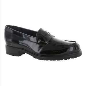 Munro Women’s Jordi Black Patent Loafer sz 6.5 NEW #E66